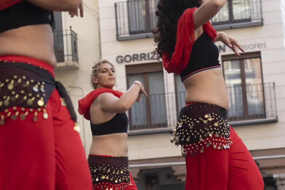 Celebración del Día de la Danza en la plaza del Torico de Teruel.