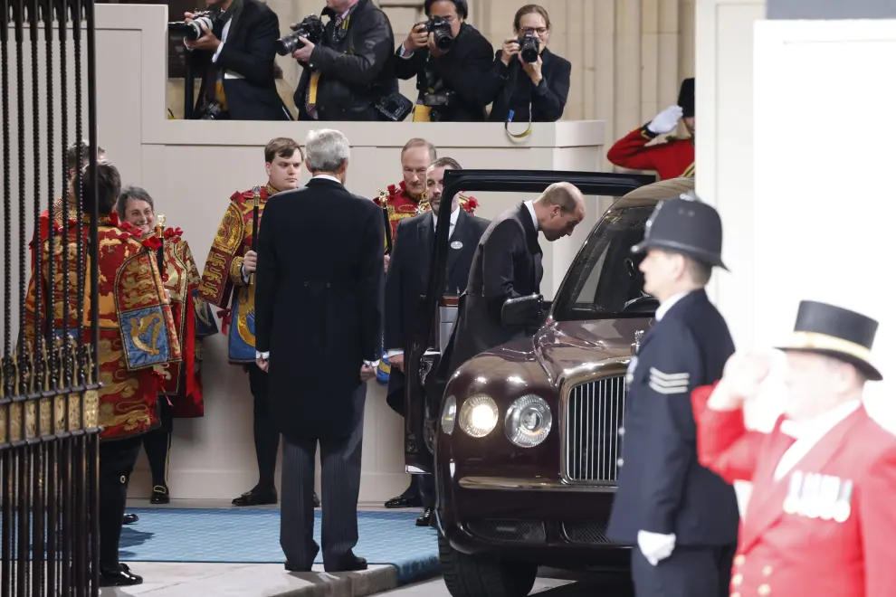Carlos de Inglaterra reemplaza por primera vez a la reina en la apertura del Parlamento