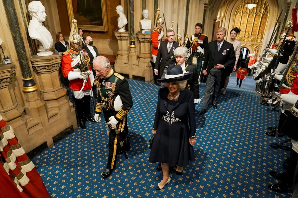 Carlos de Inglaterra reemplaza por primera vez a la reina en la apertura del Parlamento
