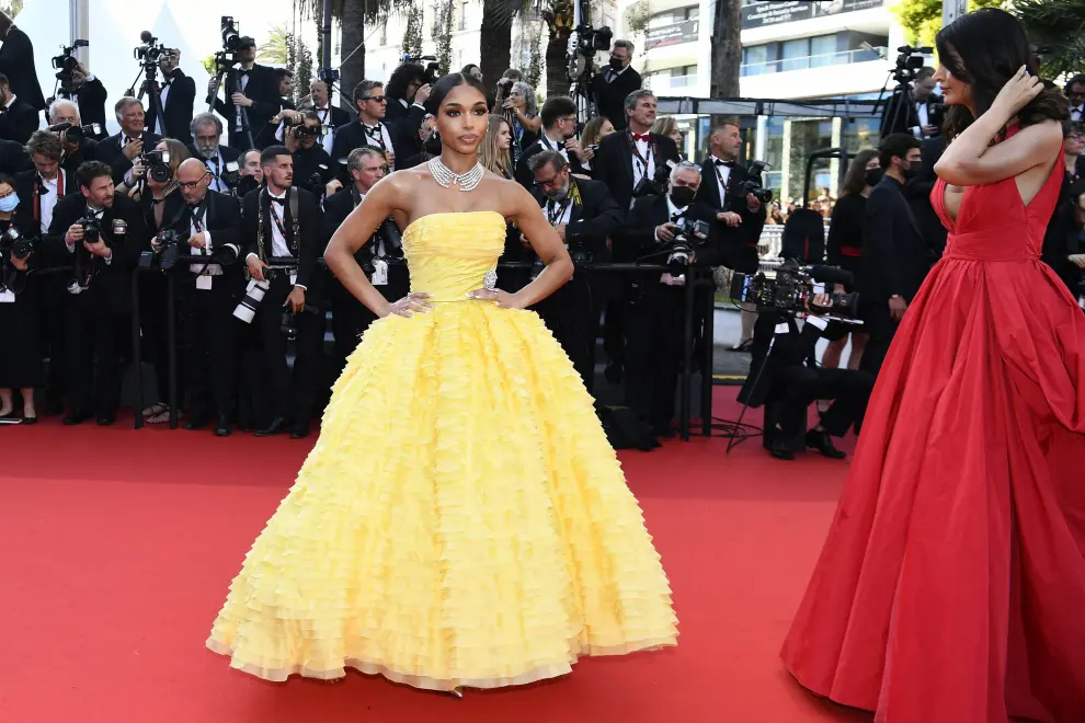 The 75th Cannes Film Festival - Opening ceremony and screening of the film "Coupez" (Final Cut) Out of competition - Red Carpet arrivals - Cannes, France, May 17, 2022. Eva Longoria poses. REUTERS/Sarah Meyssonnier FILMFESTIVAL-CANNES/OPENING RED CARPET