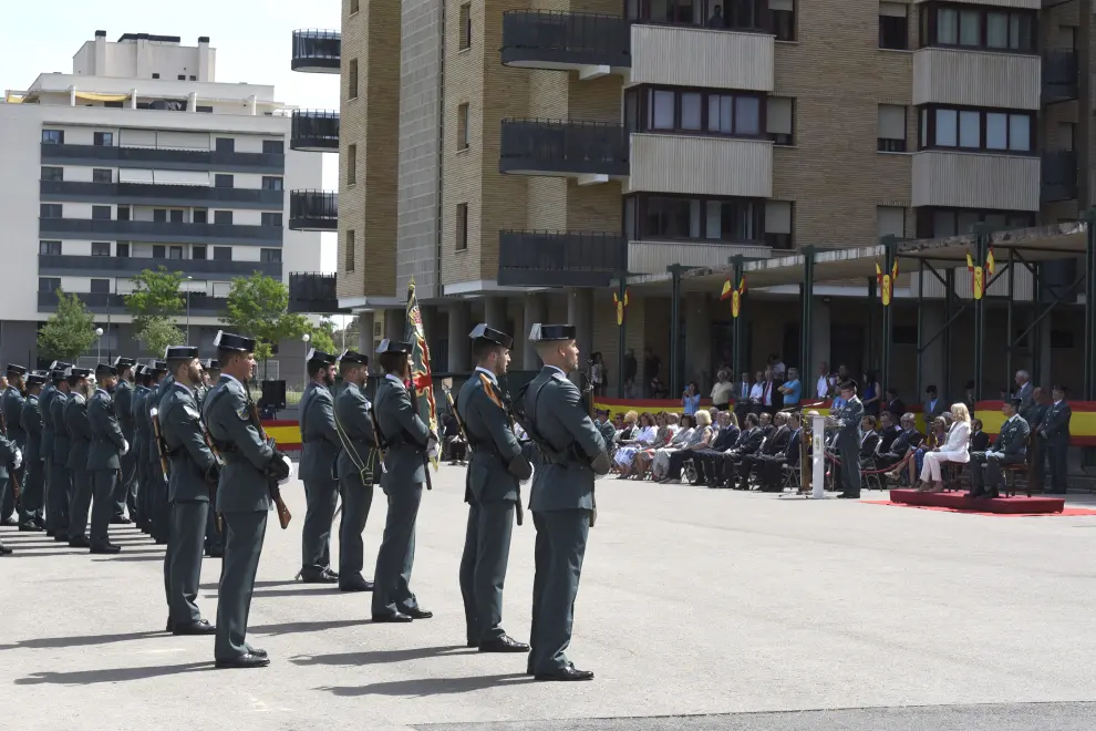 La Comandancia de Huesca se ha vestido de gala para el 178 cumpleaños del cuerpo y la entrega de condecoraciones y placas honoríficas.