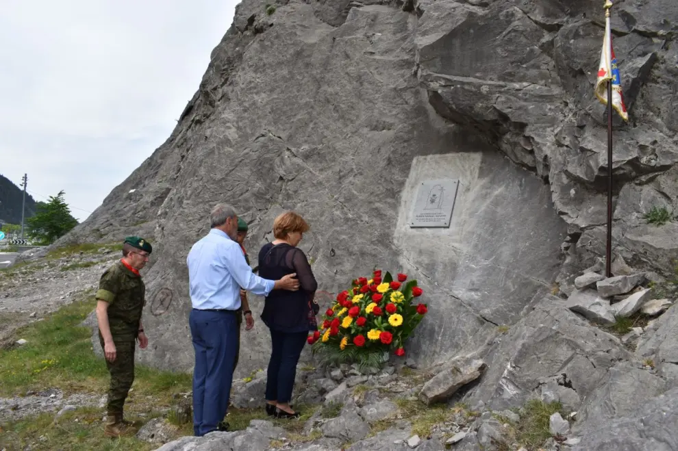 Homenaje al cabo Rangel, que murió en 2016 en Canfranc mientras practicaba escalada.