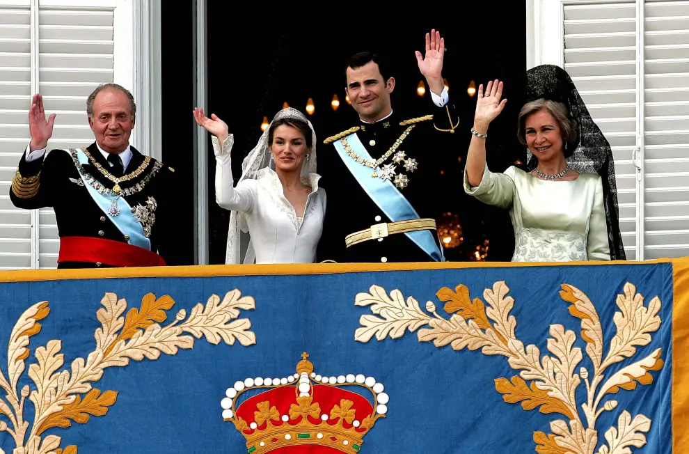 [[[HA ARCHIVO]]] Id: 2004-77380  Fecha: 22/05/2004 Propietario: Reuters Autor: REUTERS descri: AC/ACM Spanish Princess Elena and her husband Jaime de Marichalar arrive at the Almudena Cathedral for the wedding ceremony of Spanish Crown Prince Felipe and his newly wed Princess Letizia in Madrid May 22, 2004. Spains Crown Prince Felipe married former television presenter Letizia Ortiz on Saturday in a glittering ceremony symbolising a new dawn for Spain more than two months after the deadly Madrid train bombings.  REUTERS/Albert Gea