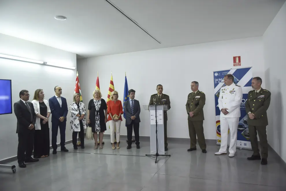 Inauguradas dos exposiciones en Huesca en la Semana de las Fuerzas Armadas.