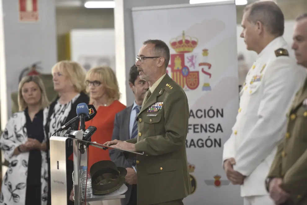 Inauguradas dos exposiciones en Huesca en la Semana de las Fuerzas Armadas.