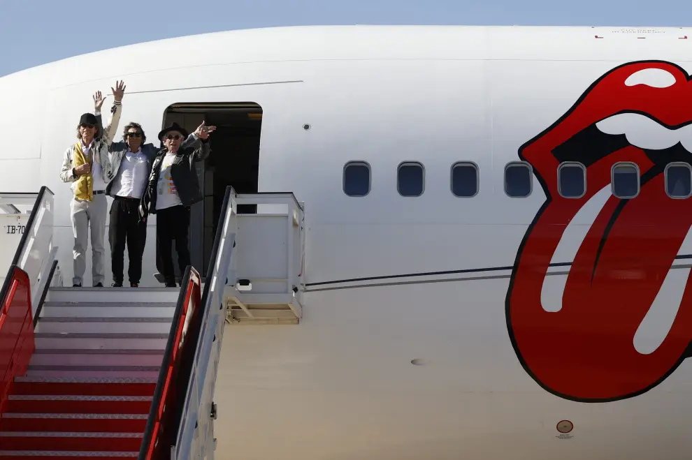 Mick Jagger of the Rolling Stones reacts as he arrives at Adolfo Suarez Madrid-Barajas Airport, in Madrid, Spain, May 26, 2022. REUTERS/Juan Medina MUSIC-ROLLING STONES/SPAIN