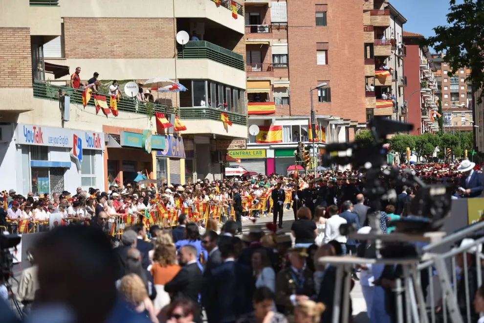 Ambiente en Huesca para la celebración del Día de las Fuerzas Armadas
