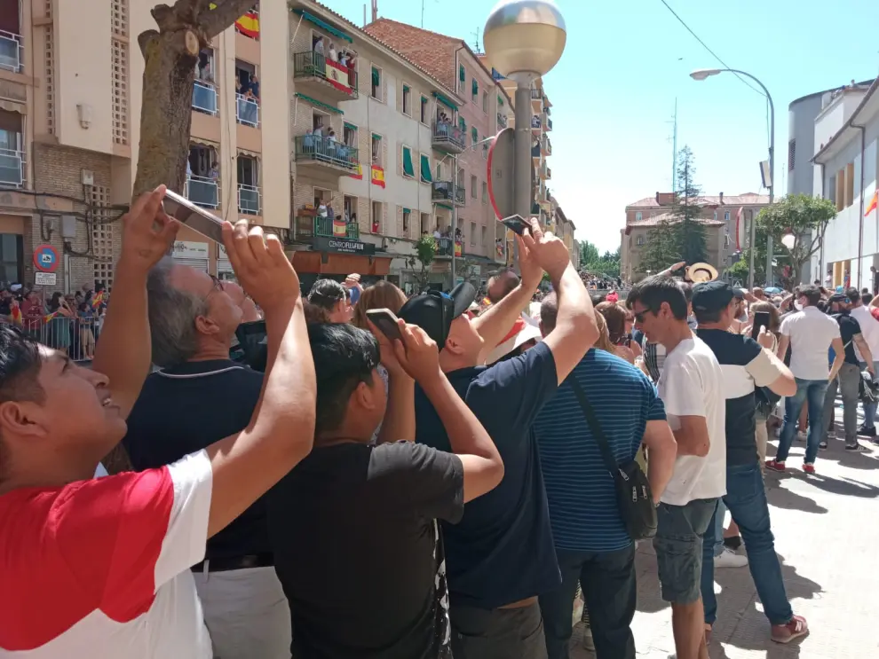 Los Reyes ya presiden el Día de las Fuerzas Armadas en Huesca