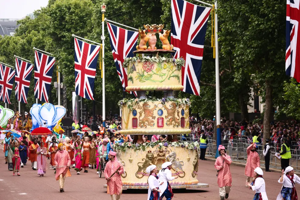 Gran desfile para cerrar los actos del Jubileo de Platino de Isabel II