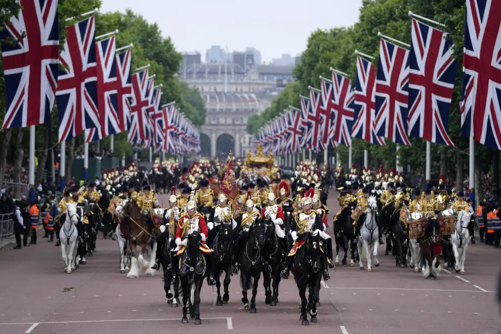 Gran desfile para cerrar los actos del Jubileo de Platino de Isabel II