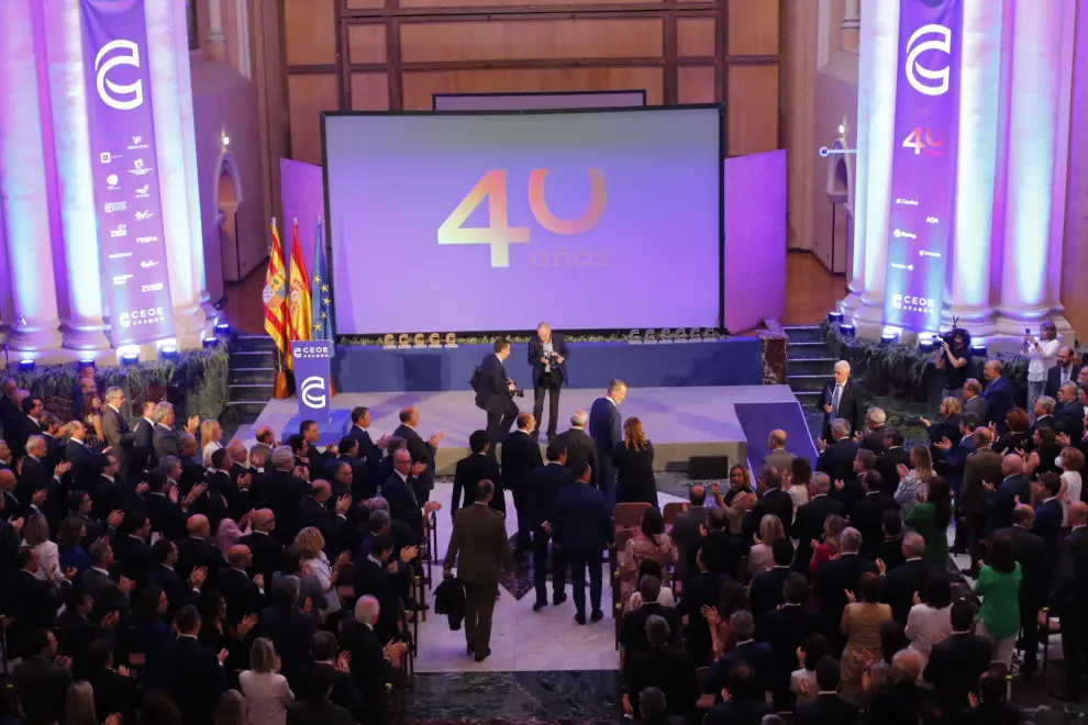 El Rey preside el acto de aniversario de la CEOE en Aragón.