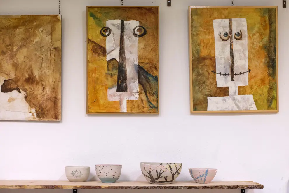 La Benditera es un nuevo espacio para el arte y la cerámica en la calle de Cantín y Gamboa.