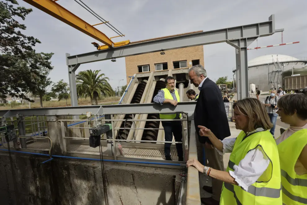 Visita del alcalde de Zaragoza, Jorge Azcón, a las instalaciones de la depuradora de La Almozara.