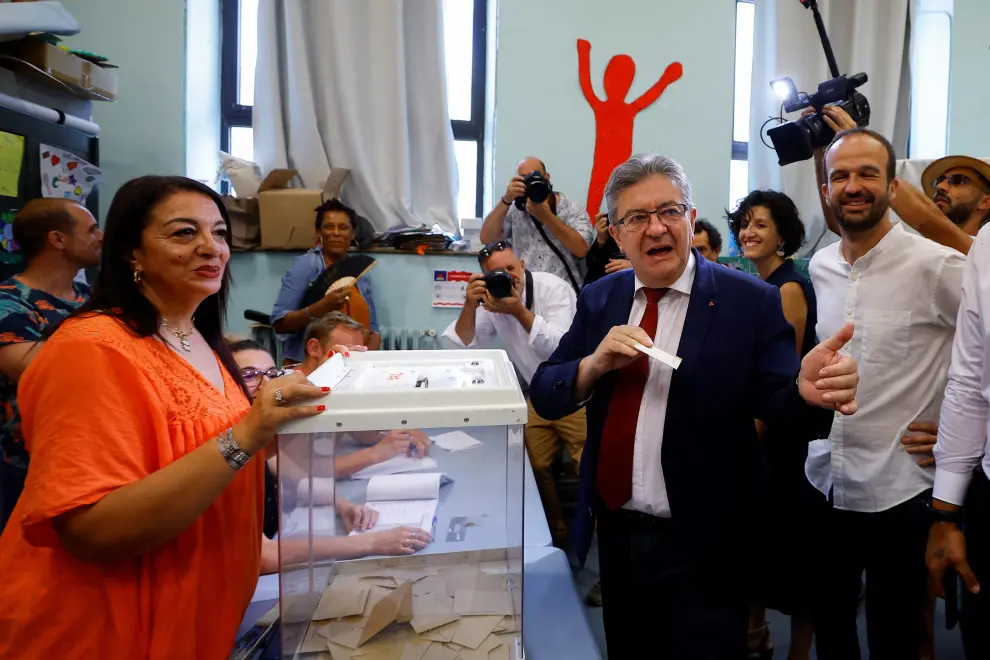 Jean-Luc Melenchon, leader of French far-left opposition party La France Insoumise (France Unbowed), member of parliament and leader of left-wing coalition New Ecologic and Social People's Union (NUPES), votes in the second round of French parliamentary elections, at a polling station in Marseille, France, June 19, 2022. REUTERS/Eric Gaillard FRANCE-ELECTION/