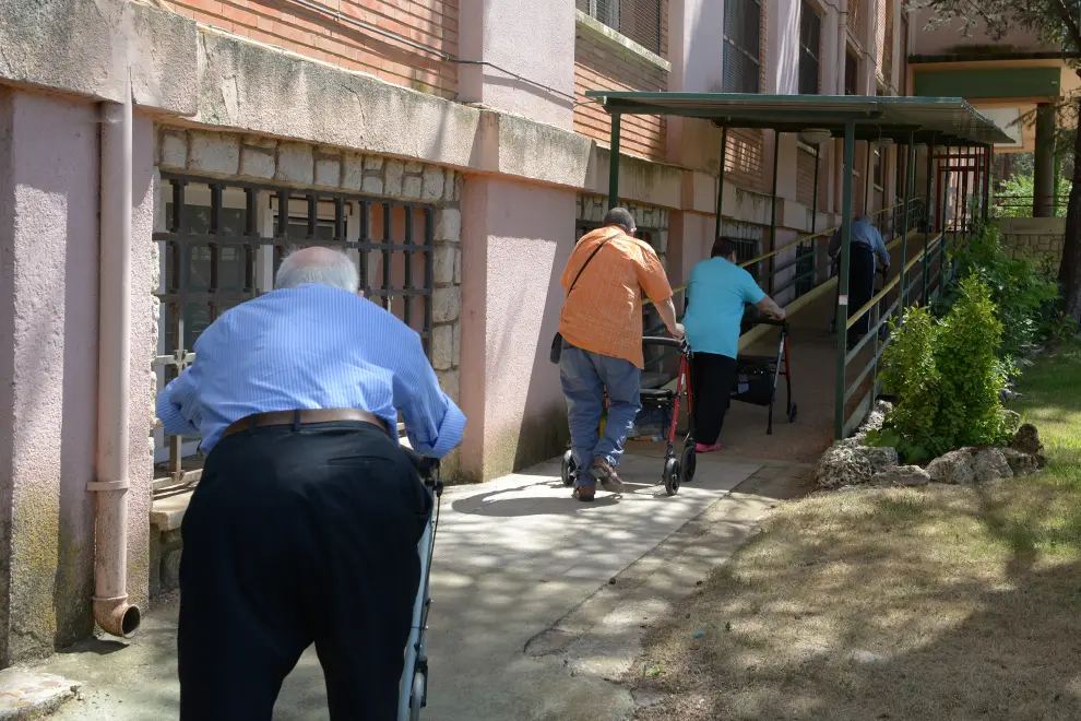 Los ancianos de la residencia de Burbáguena regresan tras el incendio