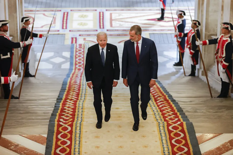 El rey Felipe VI recibe al presidente de Estados Unidos, Joe Biden, en el Palacio Real