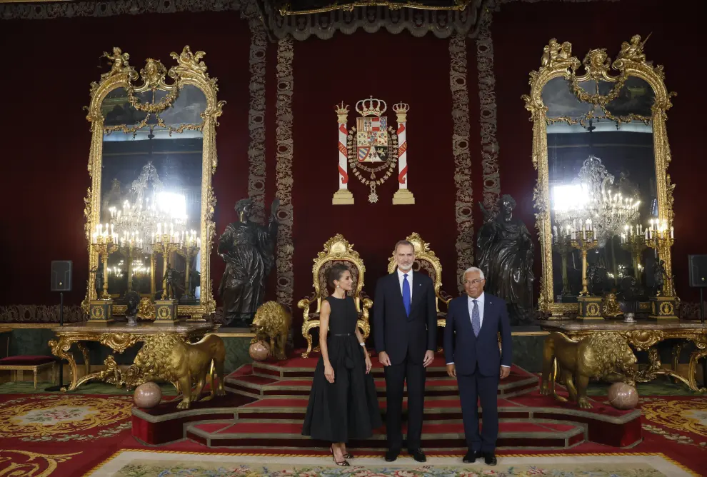 Recepción de los Reyes a los jefes de Estado en el Salón del Trono