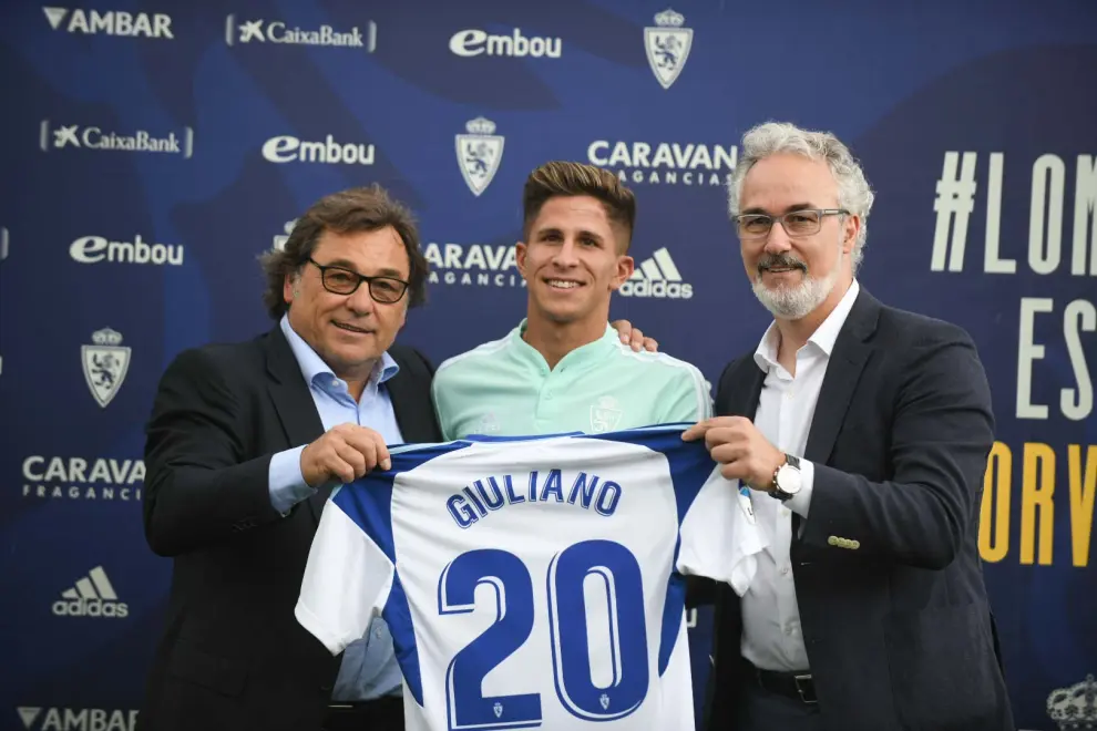 Presentación del nuevo delantero del Real Zaragoza, Giuliano Simeone