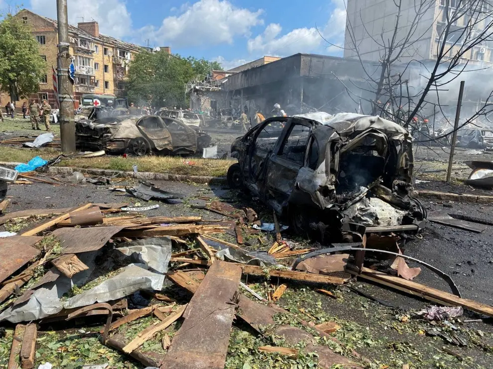 A destroyed vehicle is seen at the site of a Russian military strike, as Russia's attack on Ukraine continues, in Vinnytsia, Ukraine July 14, 2022. Press service of the State Emergency Service of Ukraine/Handout via REUTERS ATTENTION EDITORS - THIS IMAGE HAS BEEN SUPPLIED BY A THIRD PARTY. UKRAINE-CRISIS/VINNYTSIA