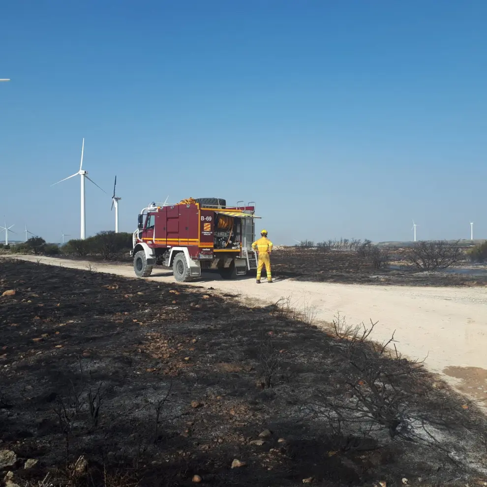 Susto en La Muela al reactivarse el incendio que el jueves quemó 9 hectáreas
