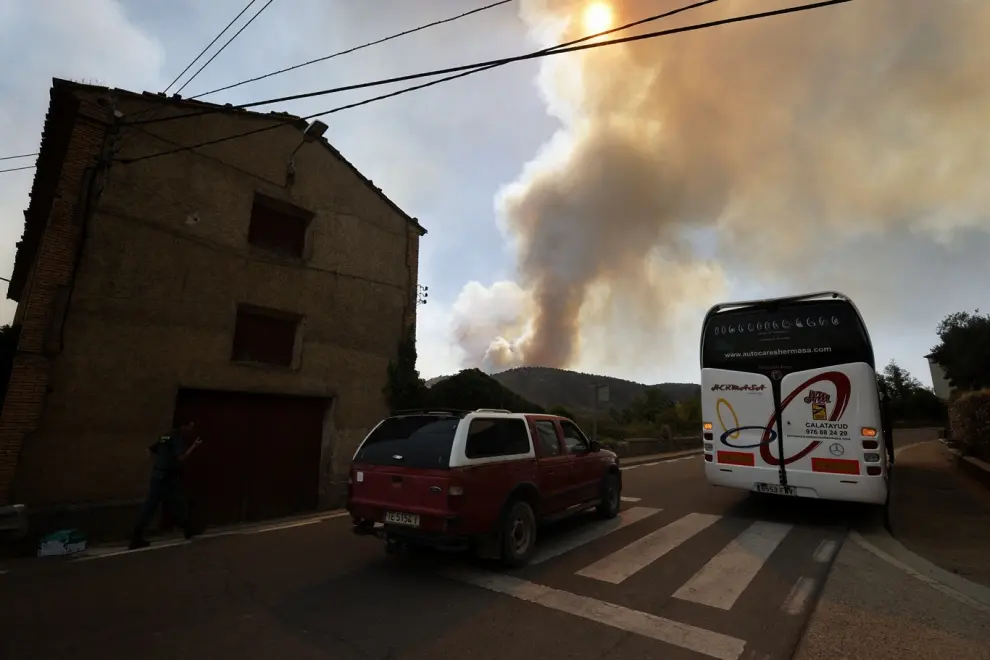 La localidad zaragozana de Villalengua, desalojada por el avance del incendio de Ateca