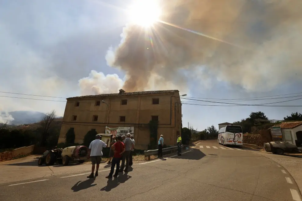 La localidad zaragozana de Villalengua, desalojada por el avance del incendio de Ateca