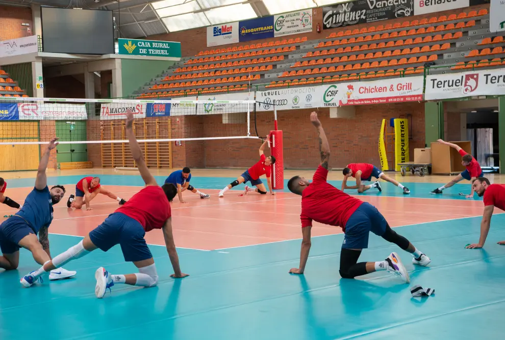 La selección española de voleibol masculino que ya se encuentra concentrada en la capital para realizar los entrenamientos y disputar tres partidos del Preeuropeo.