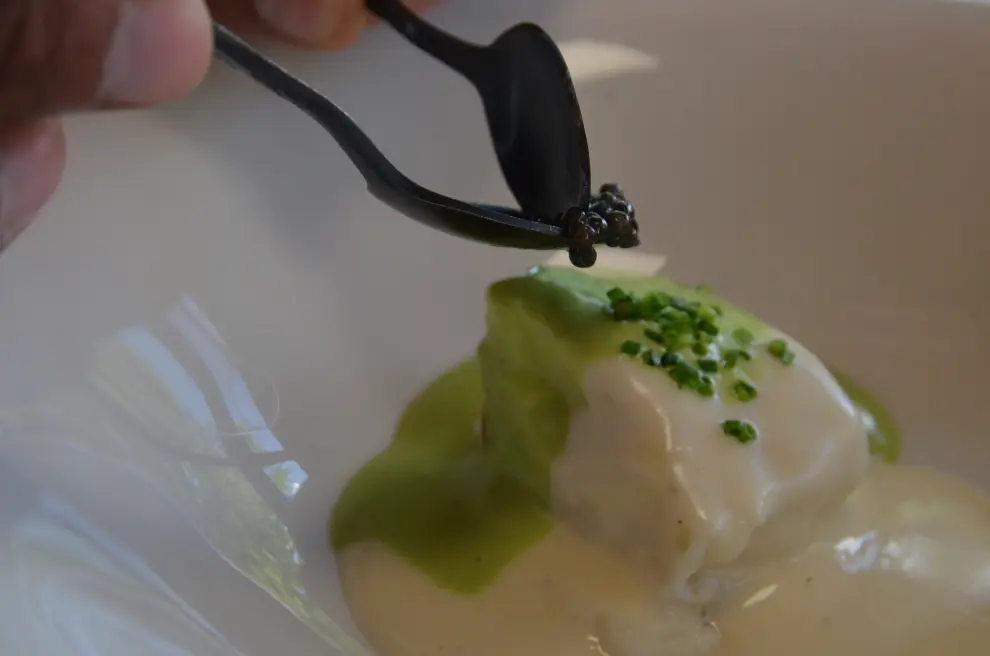 Lomo de esturión, beurre blanc, caviar y cebollino de La Era de los Nogales.