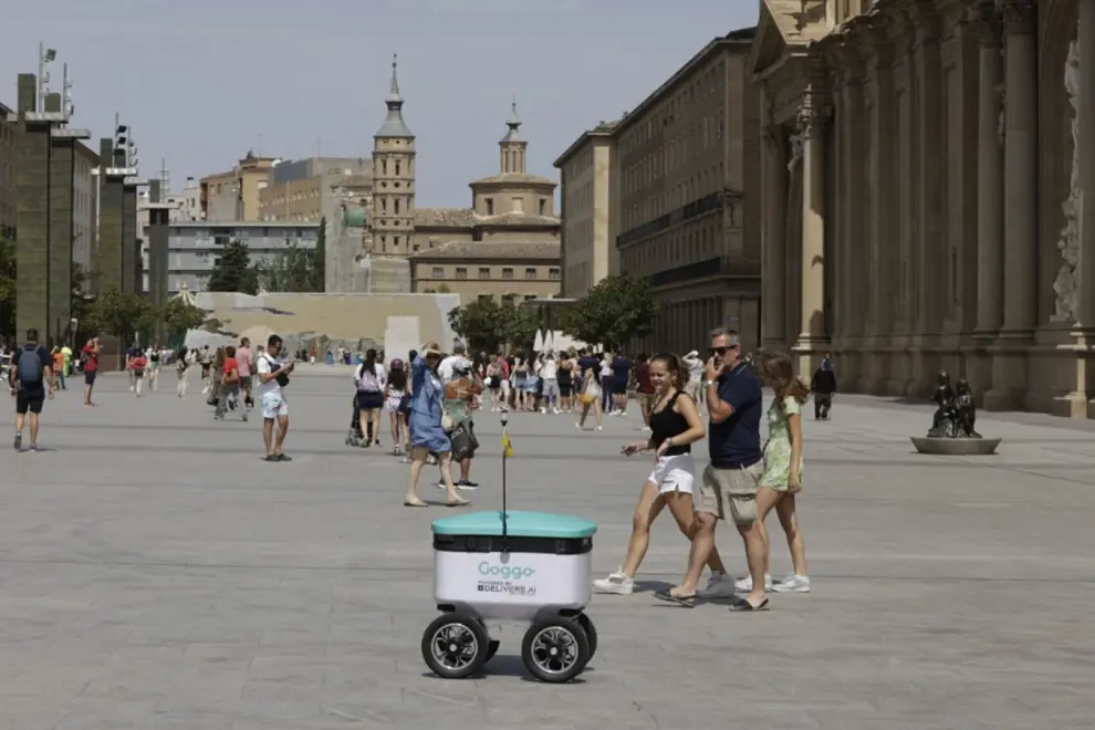 Presentación del proyecto Goggo Network de robots autónomos de reparto urbano en Zaragoza
