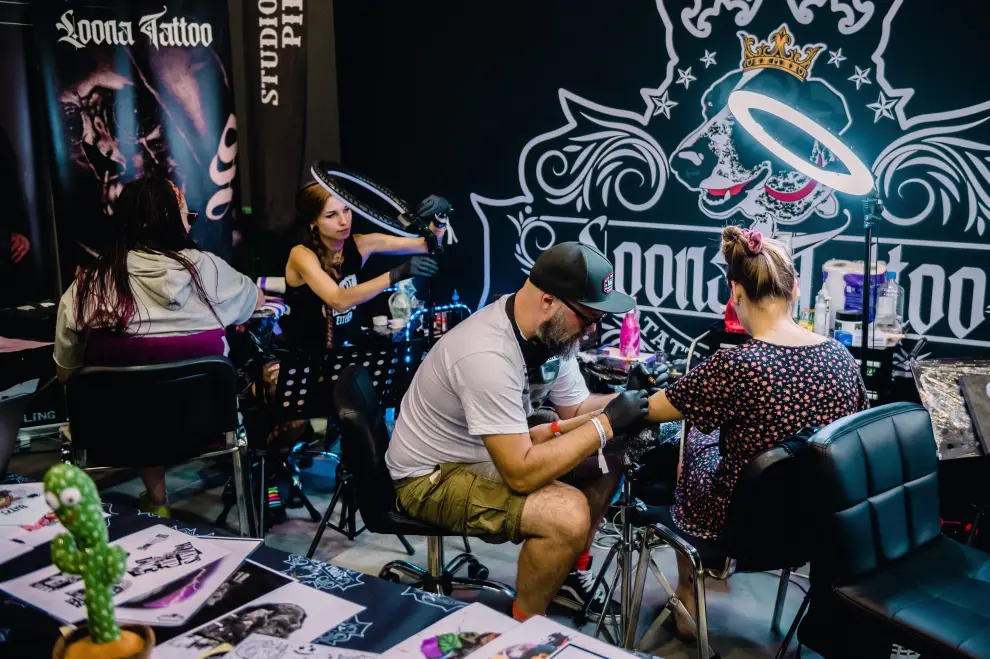 Arte en la piel en una convención de tatuadores en Polonia POLAND TATTOO FESTIVAL