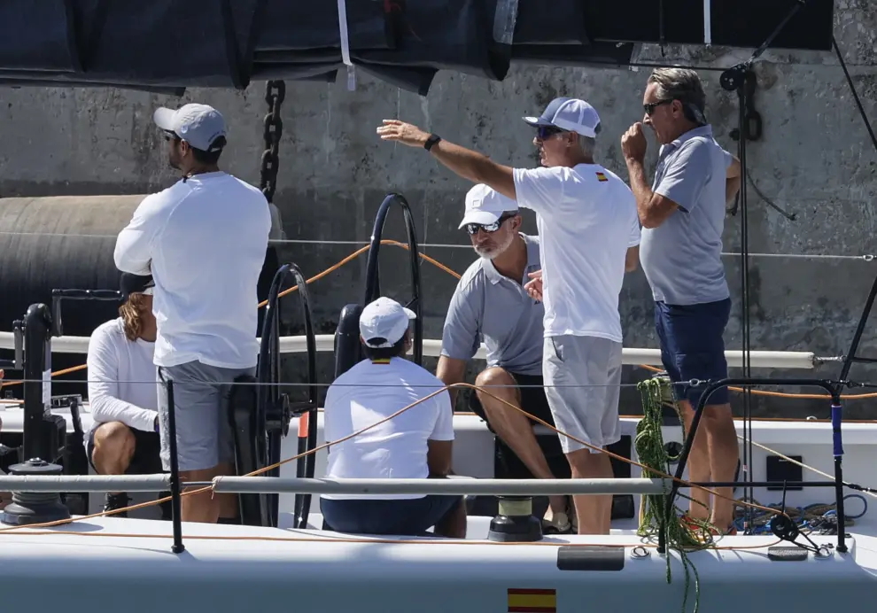 Felipe VI se hace a la mar con el 'Aifos'