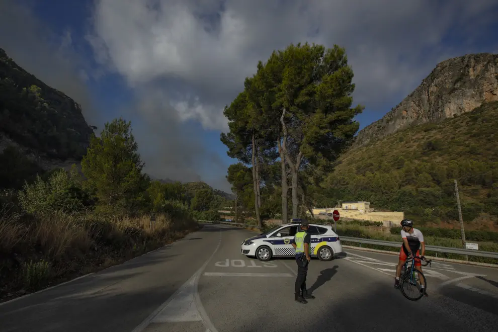 El incendio de Vall d'Ebo sigue activo y se acerca a viviendas de Adsubia