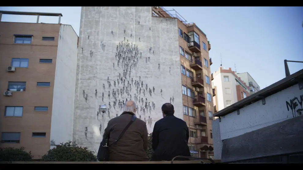 El documental, dirigido y protagonizado por el cineasta aragonés en 14 localizaciones, retrata la evolución del arte.