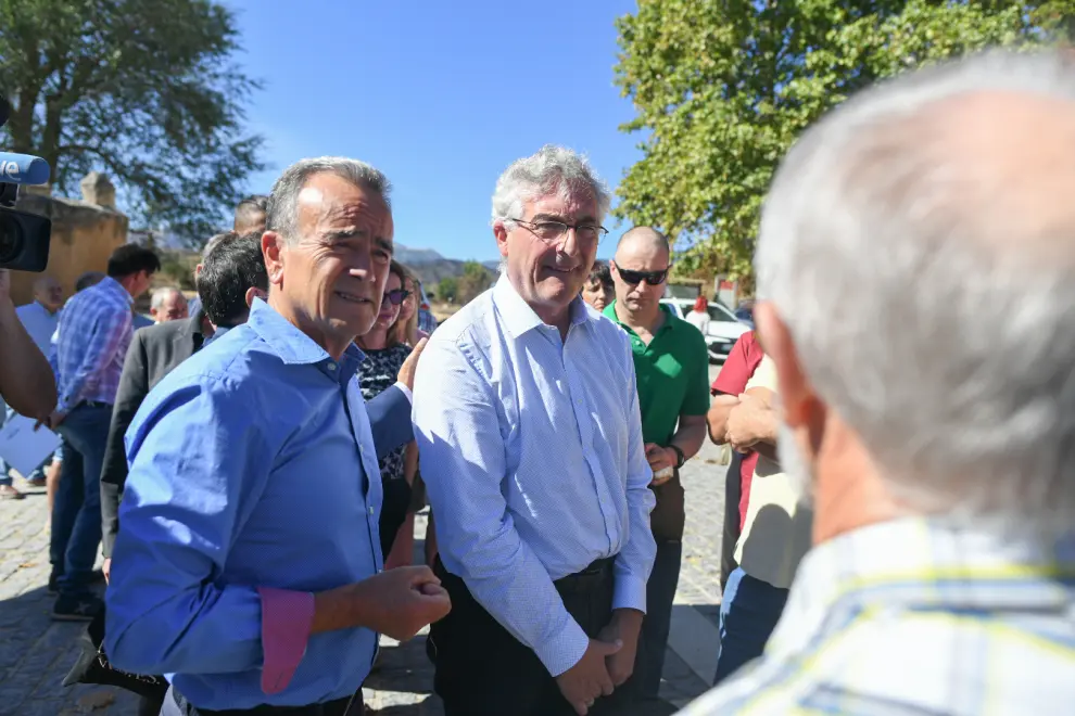 Olona, con los alcaldes de municipios afectados por el incendio de Añón de Moncayo.