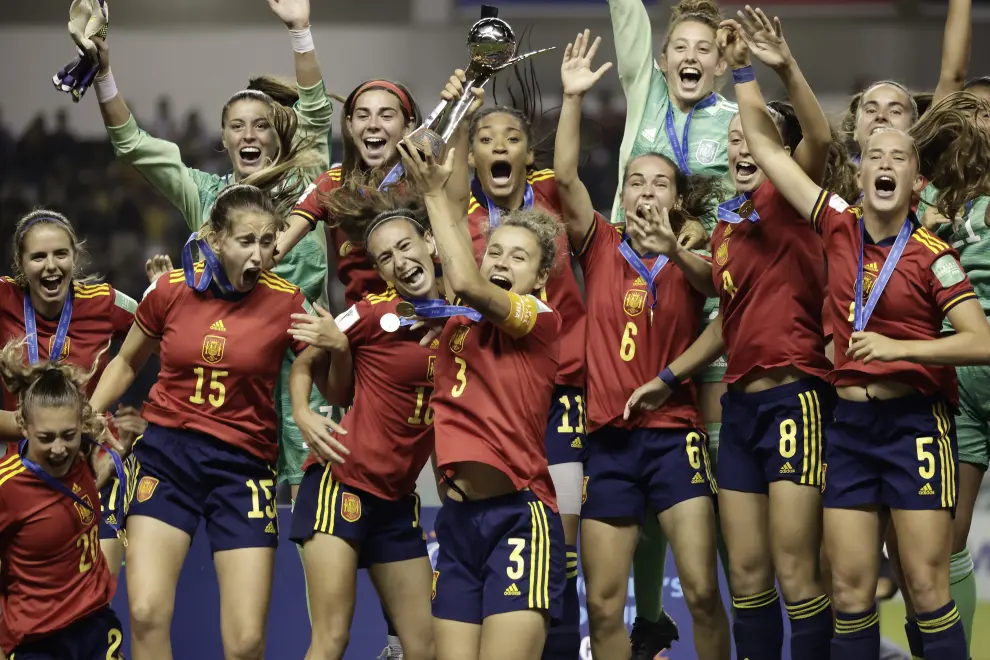 Las campeonas del mundo de fútbol sub-20 celebrando el triunfo, esta madrugada, en Costa Rica.