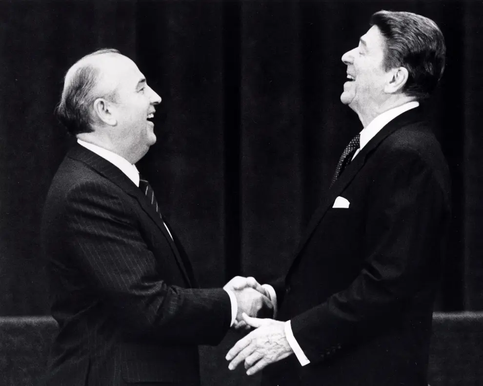 Mijail Gorbachov, durante su primer encuentro con Ronald Reagan, en Ginebra, Suiza.