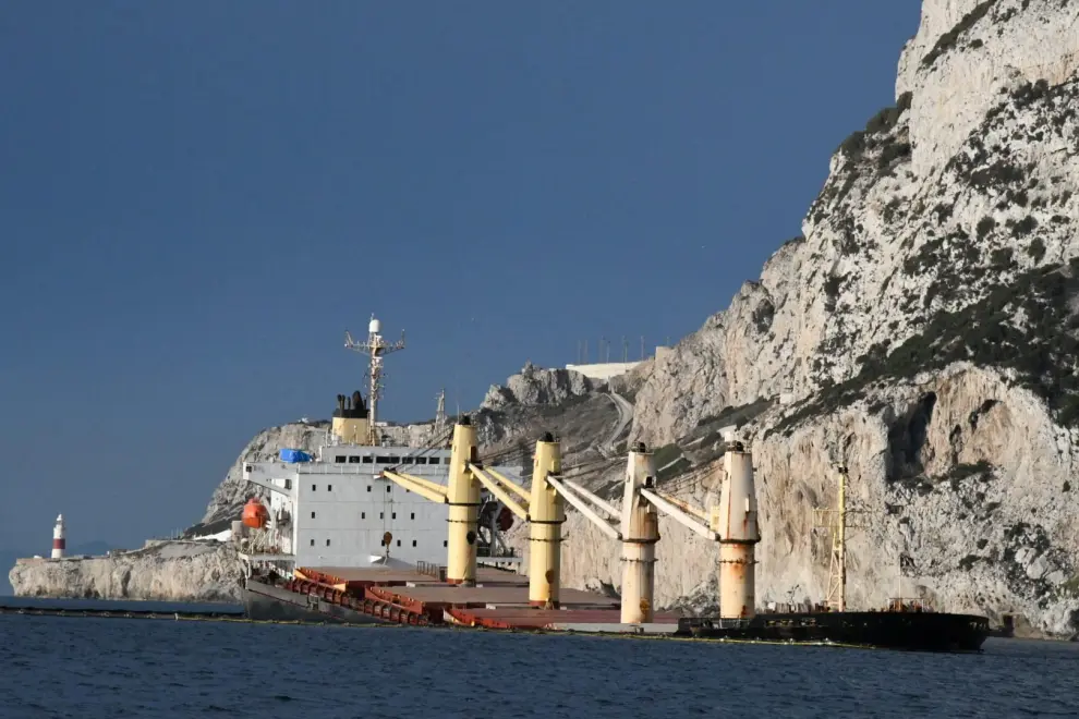Oil leaking from bulk carrier off Gibraltar after tanker collision