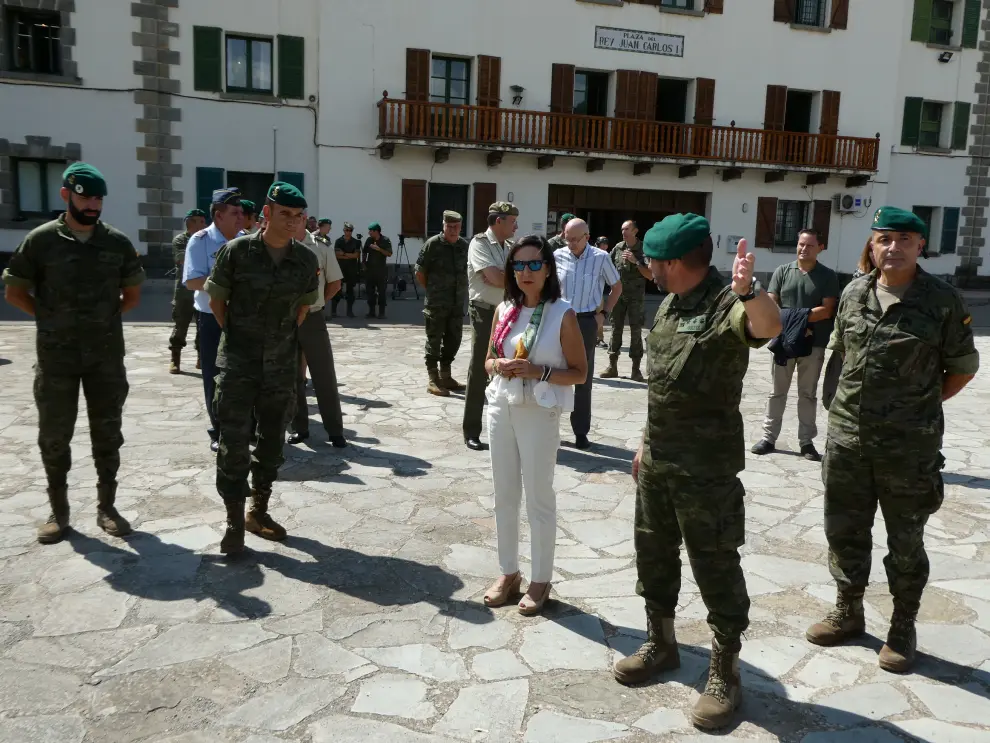 Margarita Robles, ministra de Defensa visita Jaca