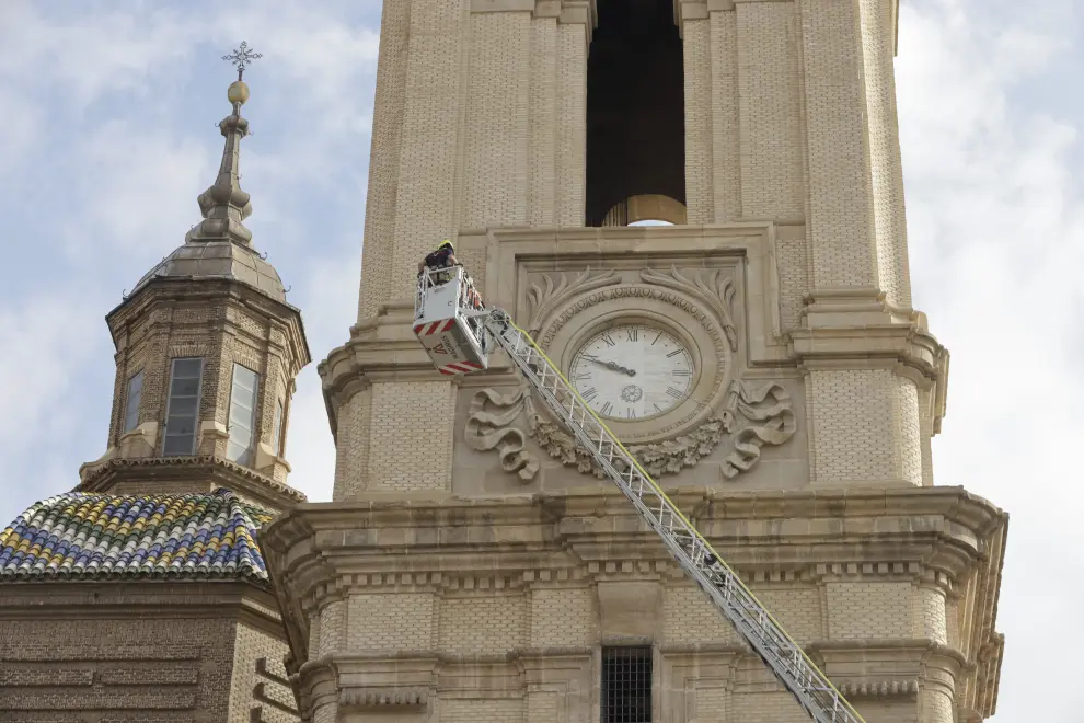 Arreglos en una de las torres del Pilar en Zaragoza