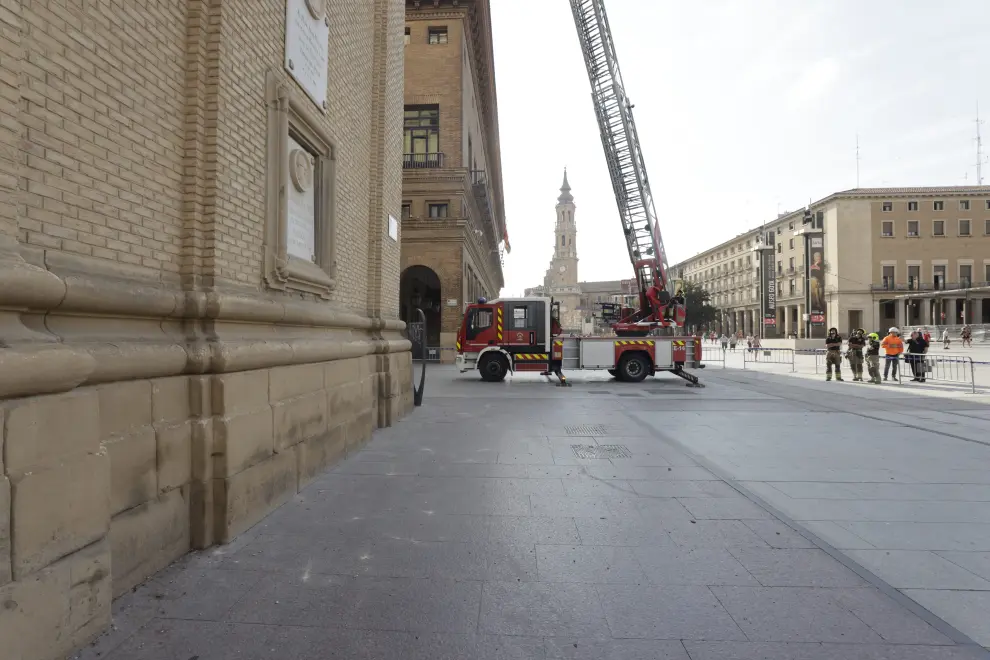 Arreglos en una de las torres del Pilar en Zaragoza