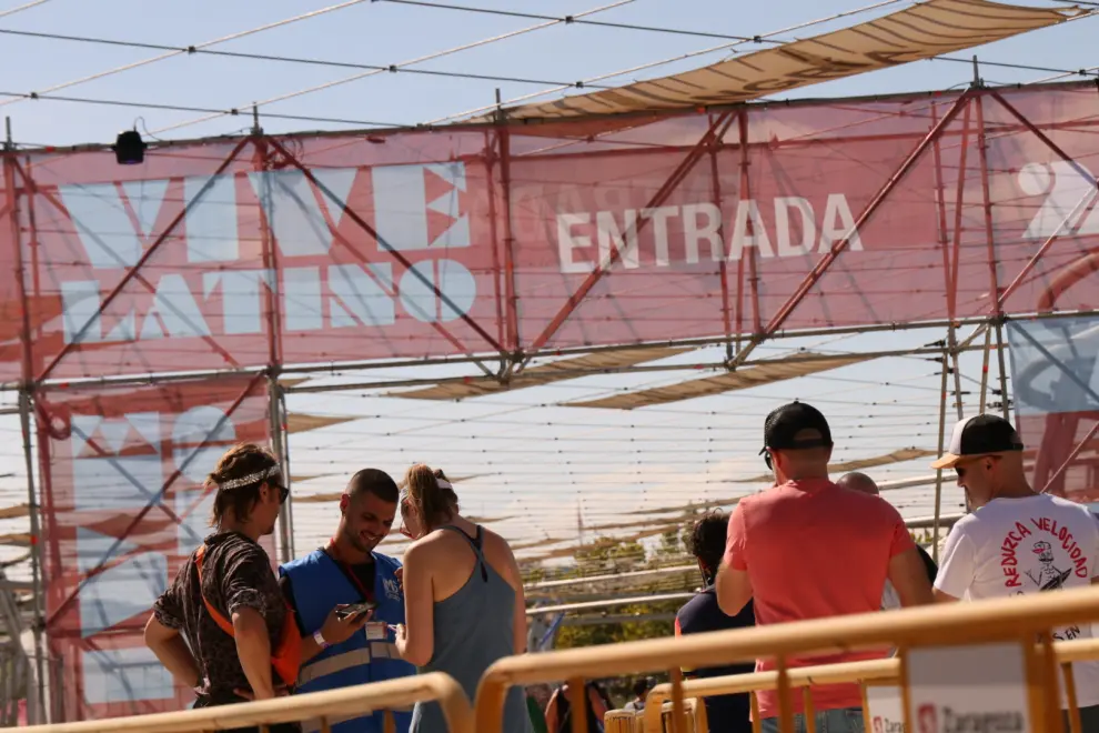 Fotos del ambiente en el Vive Latino antes de la apertura de puertas