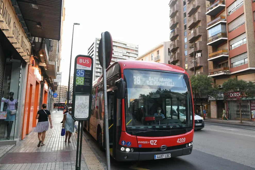 Semana de paros diarios en el transporte urbano de Zaragoza.