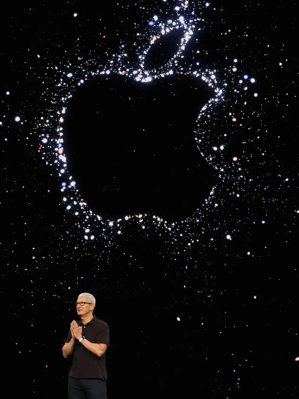 Apple CEO Tim Cook presents the new iPhone 14 at an Apple event at their headquarters in Cupertino, California, U.S. September 7, 2022. REUTERS/Carlos Barria APPLE-EVENT/