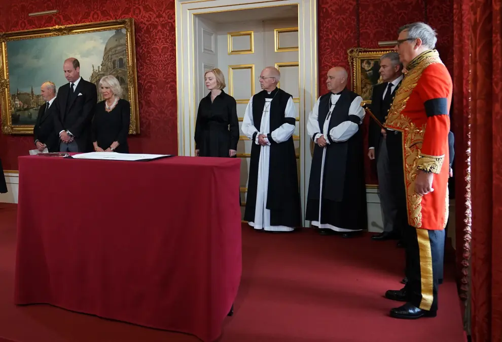 Proclamación de Carlos III como rey de Inglaterra.