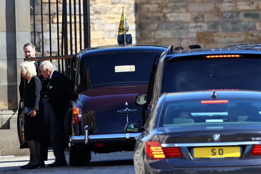 Britain's King Charles and Britain's Queen Camilla arrive at the Holyrood Palace in Edinburgh, Scotland, Britain September 12, 2022. REUTERS/Kai Pfaffenbach BRITAIN-ROYALS/QUEEN