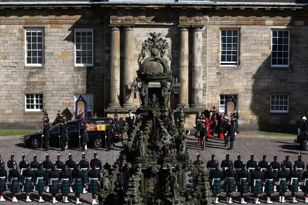 Britain's King Charles and Britain's Queen Camilla arrive at the Holyrood Palace in Edinburgh, Scotland, Britain September 12, 2022. REUTERS/Kai Pfaffenbach BRITAIN-ROYALS/QUEEN