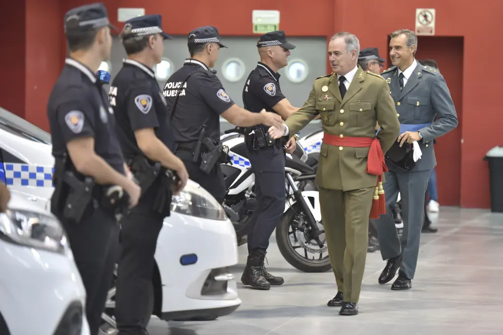 Acto de entrega de condecoraciones en la Fiesta de la Policía Local de Huesca.