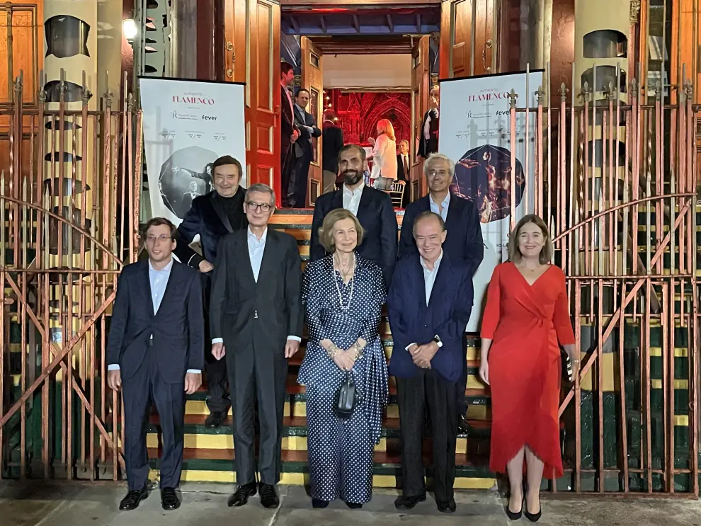 La reina Sofía y el alcalde de Madrid, José Luis Martínez-Almeida, junto a otros invitados en la sinagoga neoyorquina de Ángel Orensanz