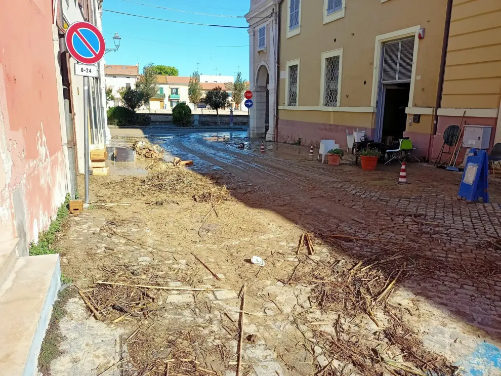 At least 7 killed in overnight flash floods in central Italy