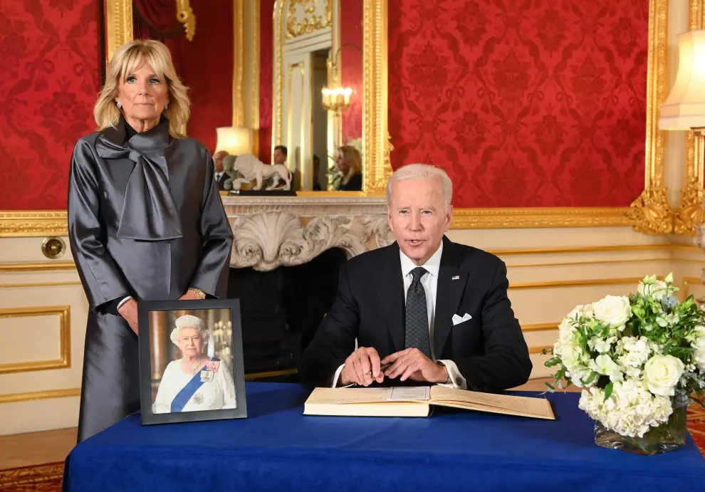 Mandatarios y dignatarios mundiales llegan a Londres para asistir al funeral de Isabel II.